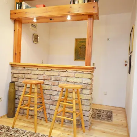 Old Town Apartment *